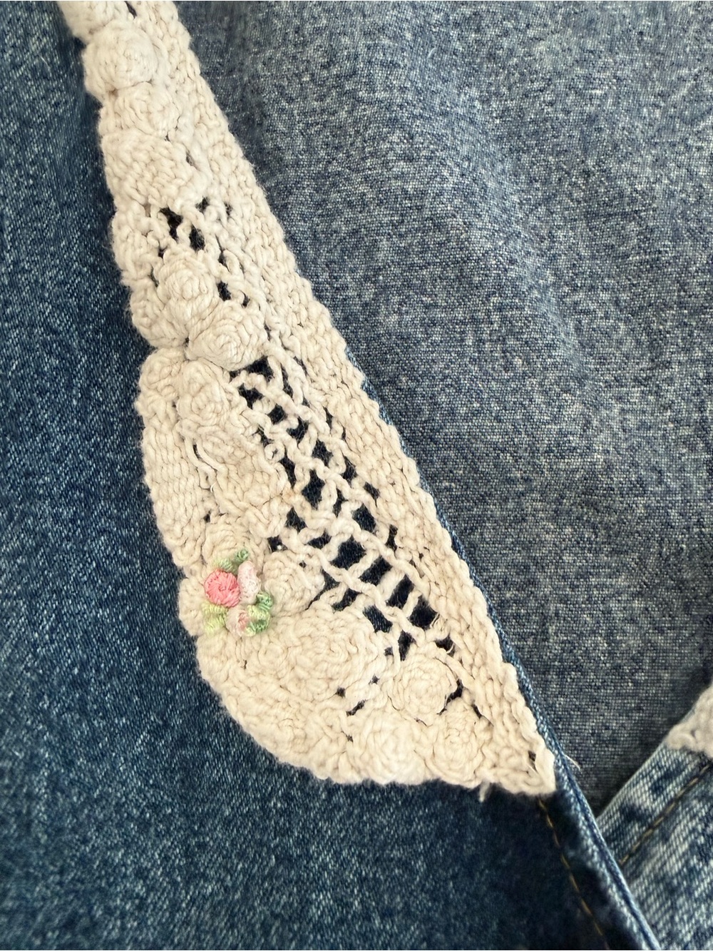 Vintage Cherokee Denim Button-Front Vest with Lace Trim - Picture 4 of 7